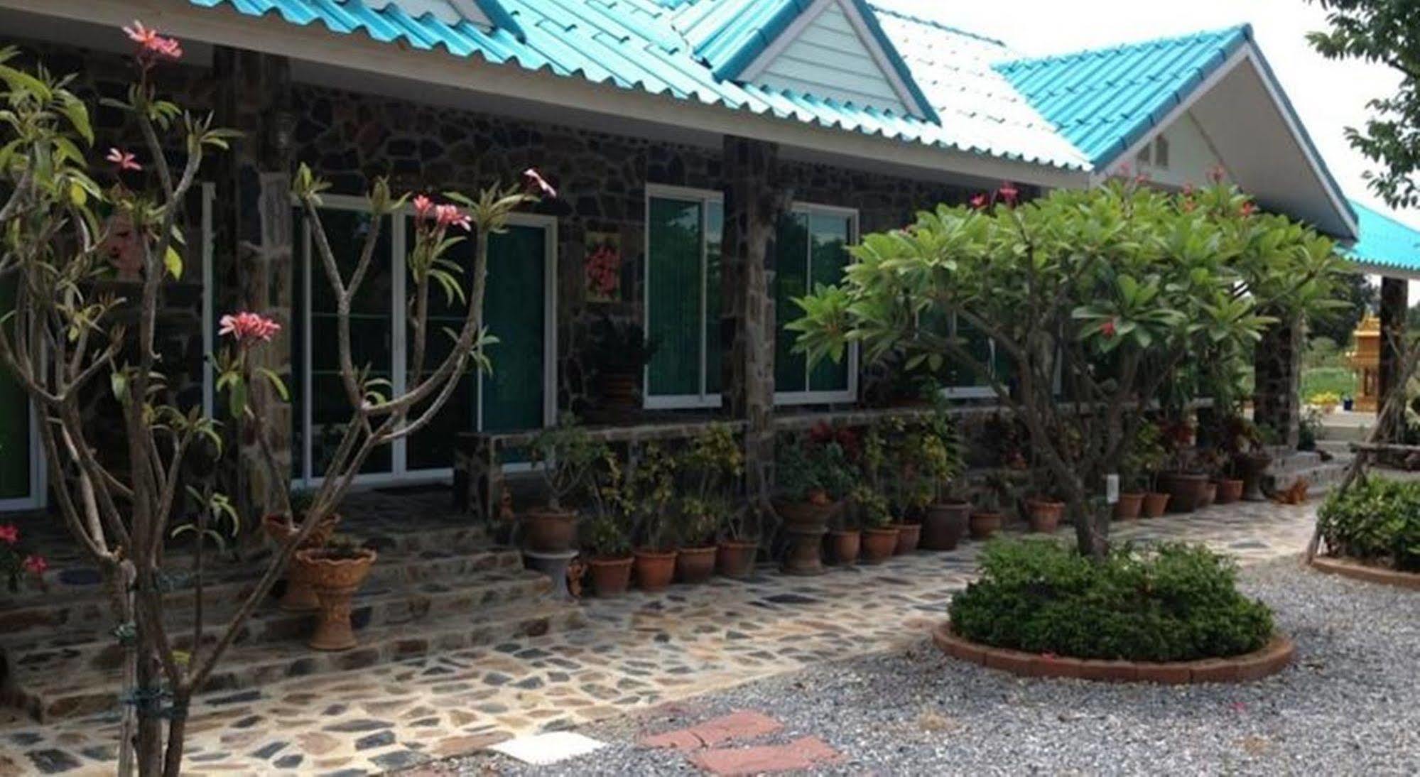Punpisa Resort Sam Chuk Экстерьер фото
