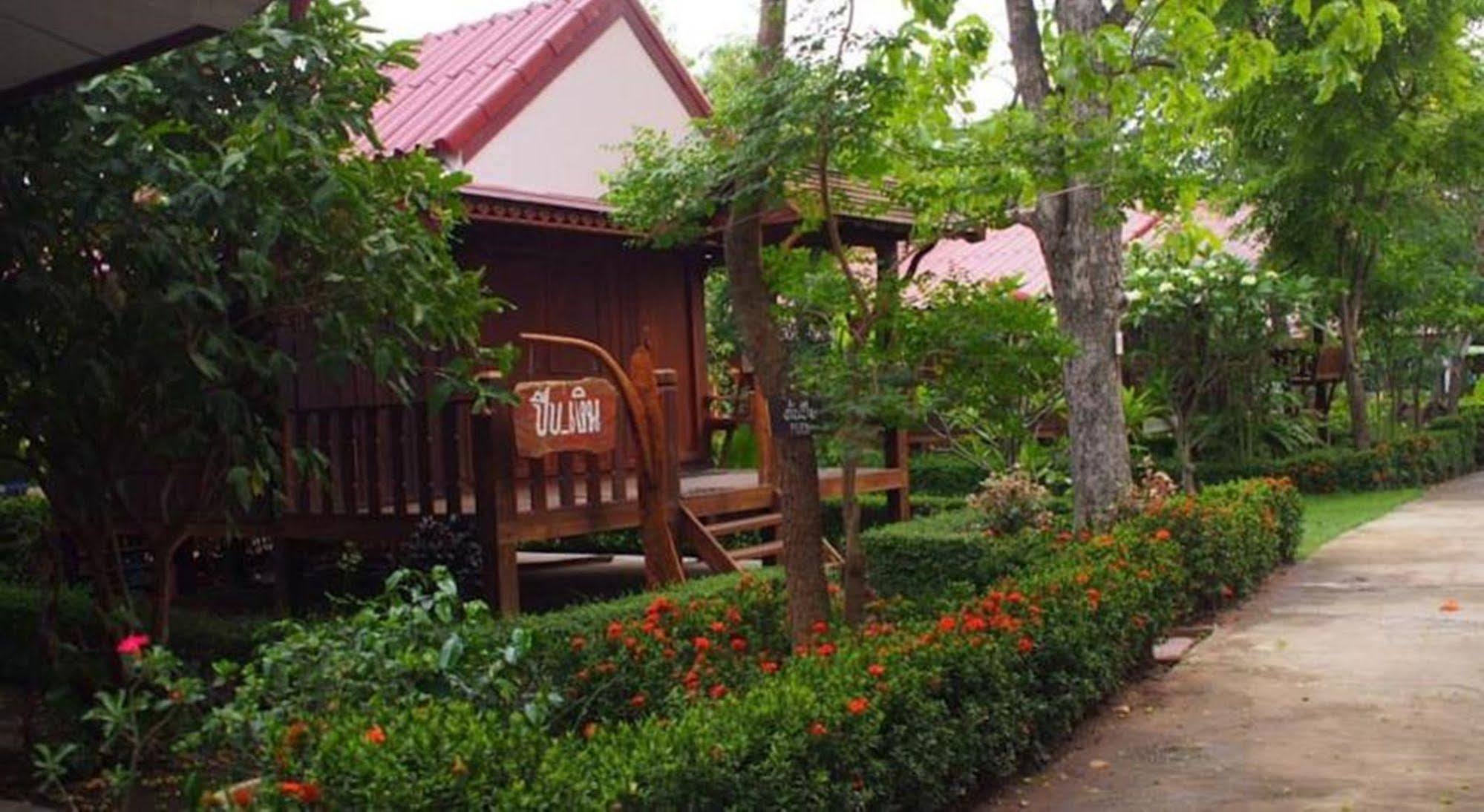 Punpisa Resort Sam Chuk Экстерьер фото